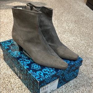 Impo Women's Suede Gray Heeled Boots